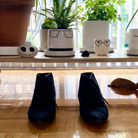 Zara Cowhide Pointed-Toe Low-Heel Booties – Black, Women’s Size 8 - Picture 1 of 3